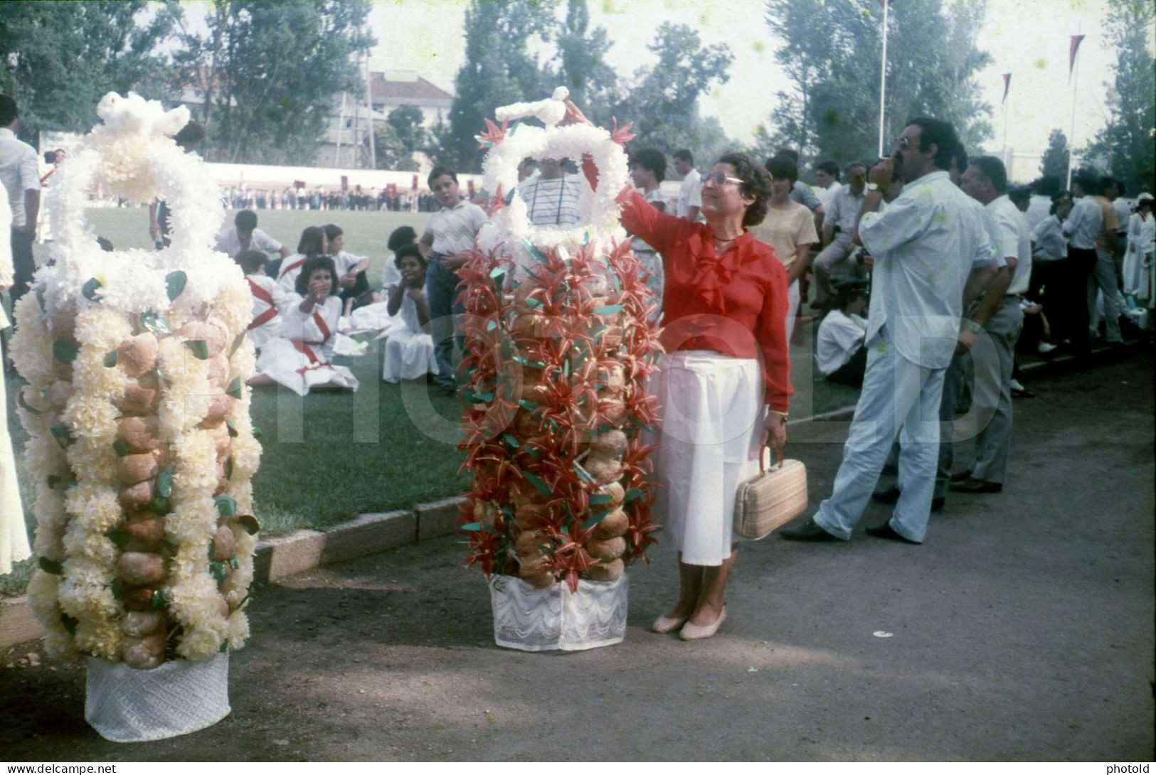 2 SLIDES SET 80s FESTA TABULEIROS TOMAR PORTUGAL 35mm DIAPOSITIVE SLIDE NO PHOTO FOTO Nb2697 - Diapositives