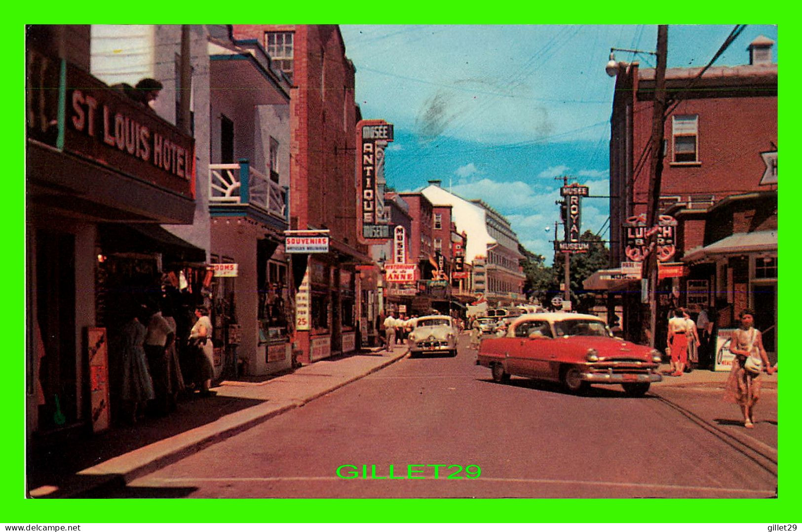 STE ANNE DE BEAUPRÉ, QUÉBEC - RUE PRINCIPALE - ANIMÉE DE VOITURES - CIRCULÉE EN 1964 - - Ste. Anne De Beaupré