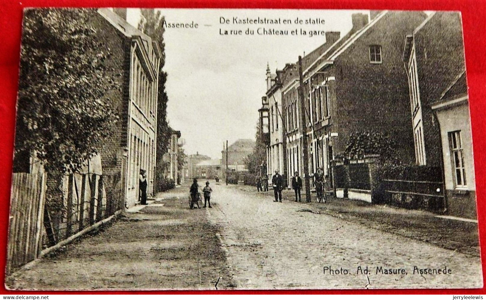 ASSENEDE  -  De Kasteelstraat En De Statie -  La Rue Du Château Et La Gare - Assenede