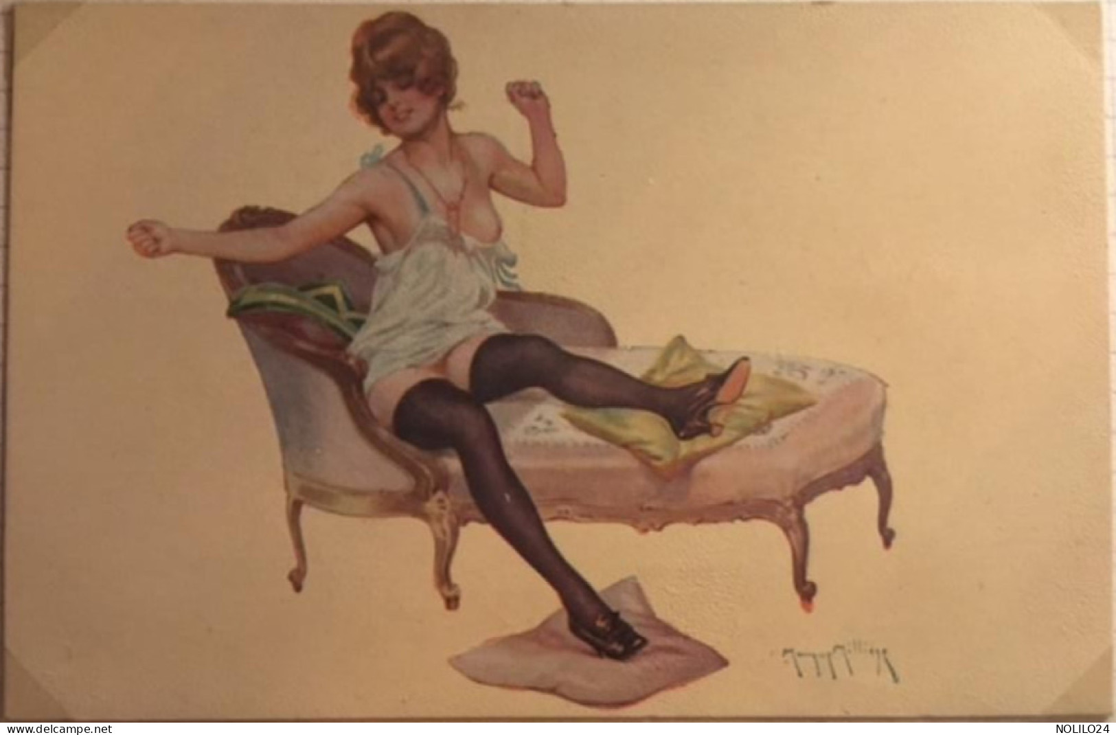 Cp Illustrateur Signée Maurice Millière Théâtreuses Femme En Déshabillé Sur Sofa, Sein  Nu , érotique, Marque L-E N°5013 - Milliere