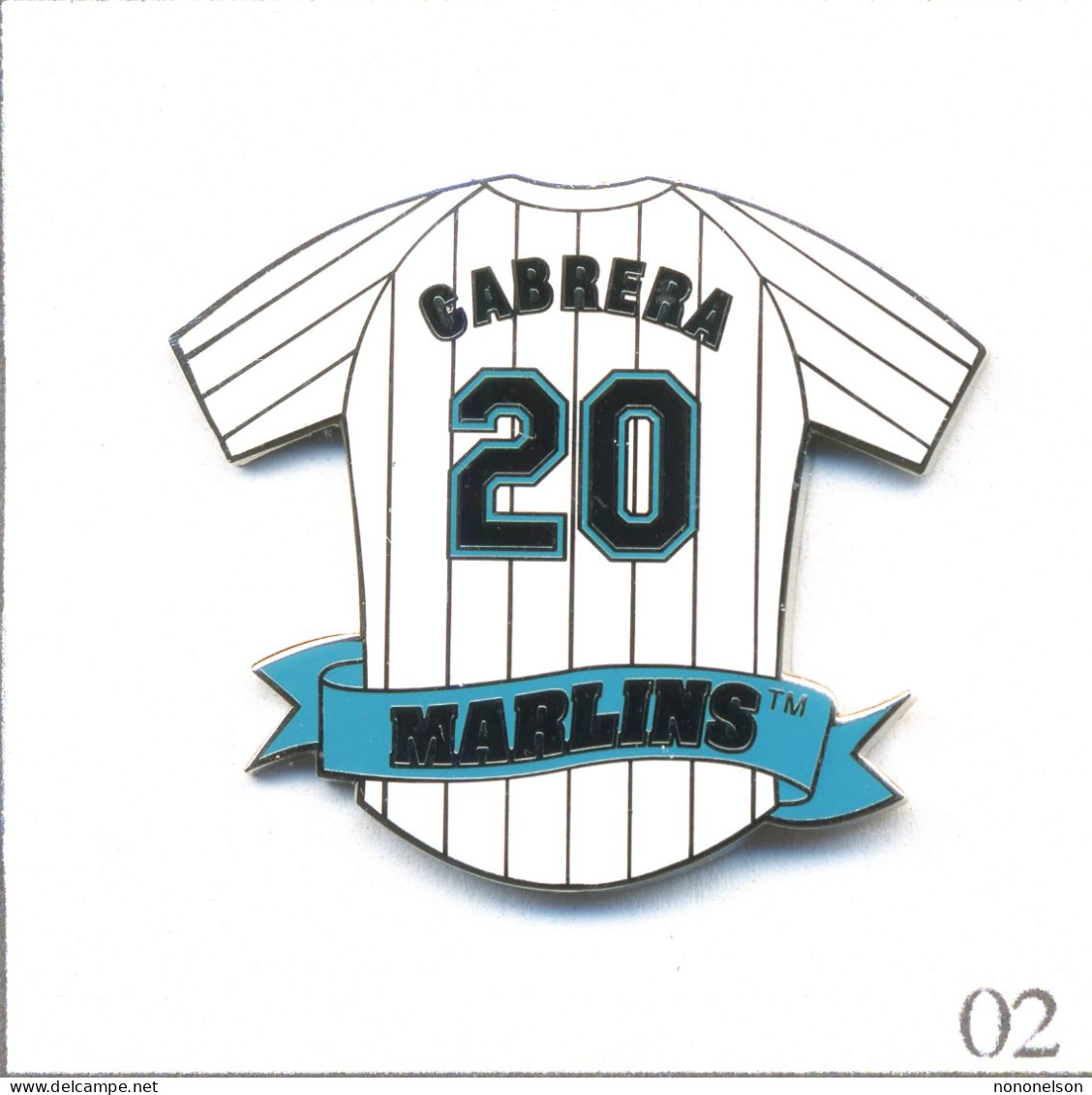 Pin's Base Ball / “Marlins“ De Miami (USA) - Maillot Cabrera N° 20. Est. Peter David BP 2004 ©️ MLBPA. Zamac. T622-02 - Honkbal