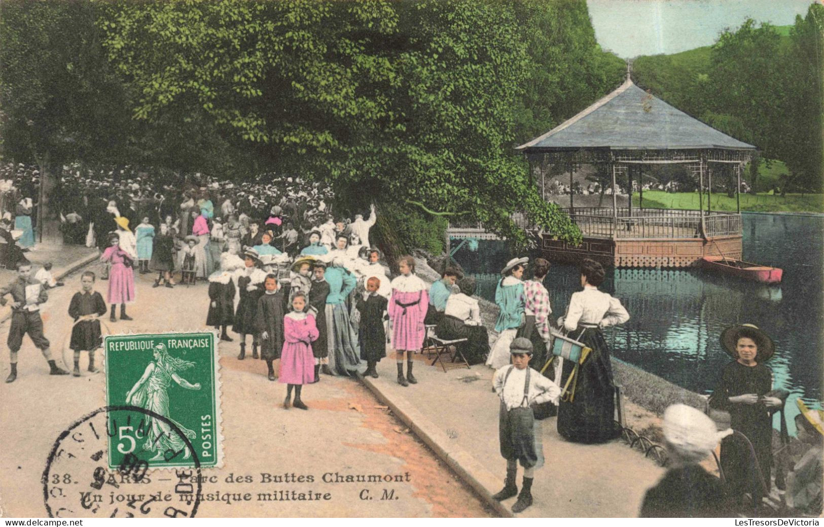 FRANCE -  Parc Des Buttes-Chaumont - Un Jour De Musique Militaire - Animé - Colorisé - Carte Postale Ancienne - Parken, Tuinen