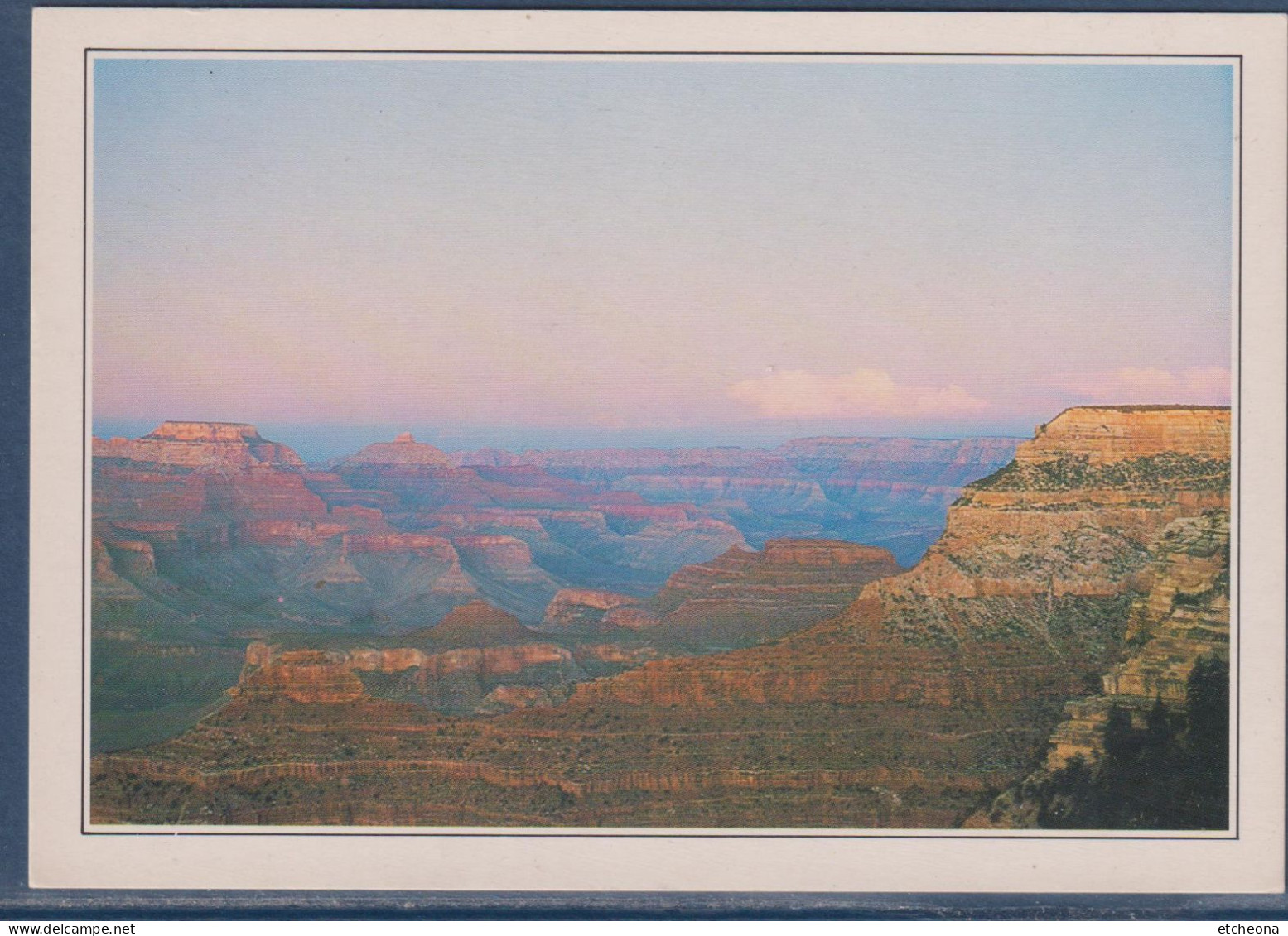 Arizona, Le Grand Canyon, Etats-Unis, 1300m De Profondeur Sur 450 Km. - Grand Canyon