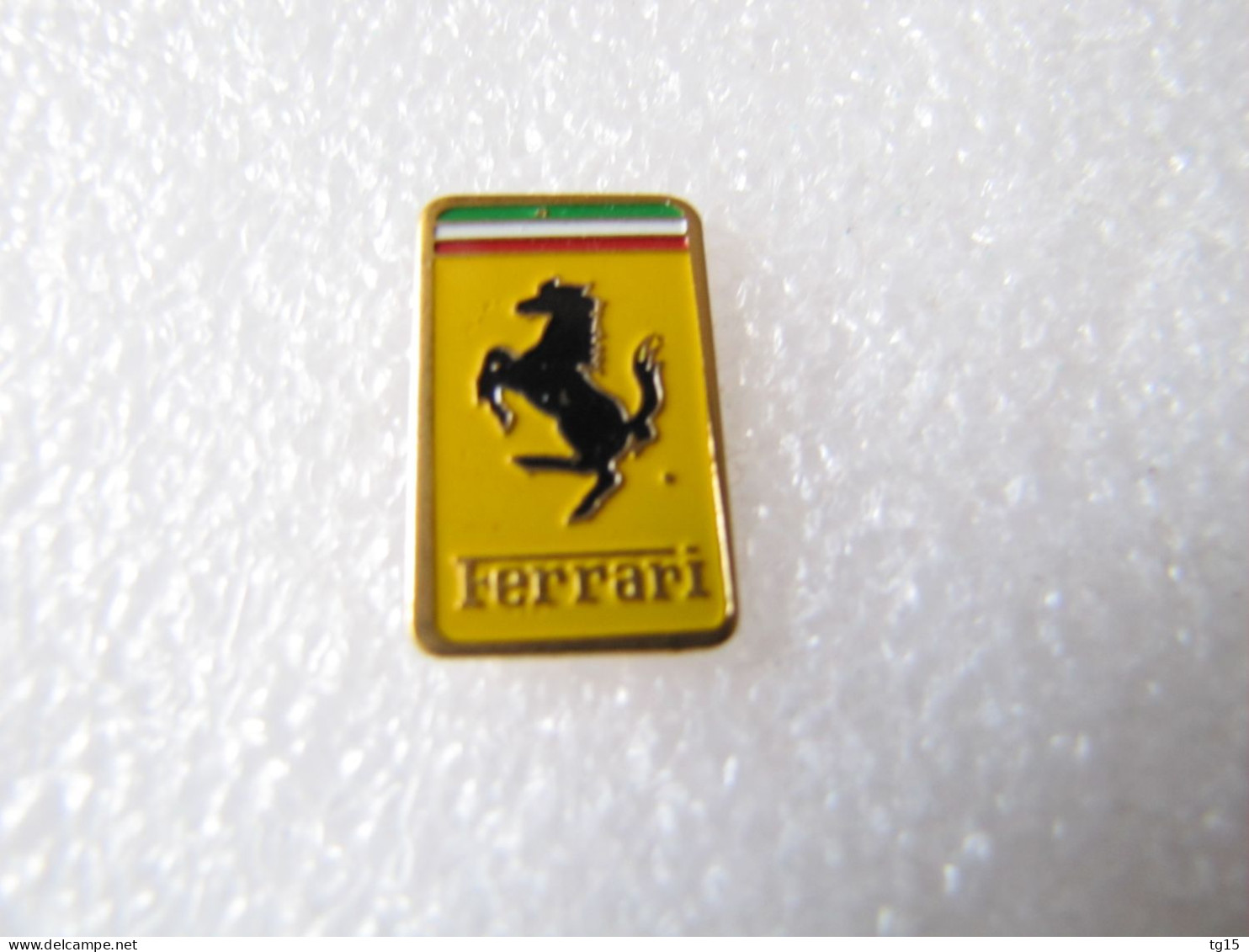 PIN'S   LOGO    FERRARI - Ferrari