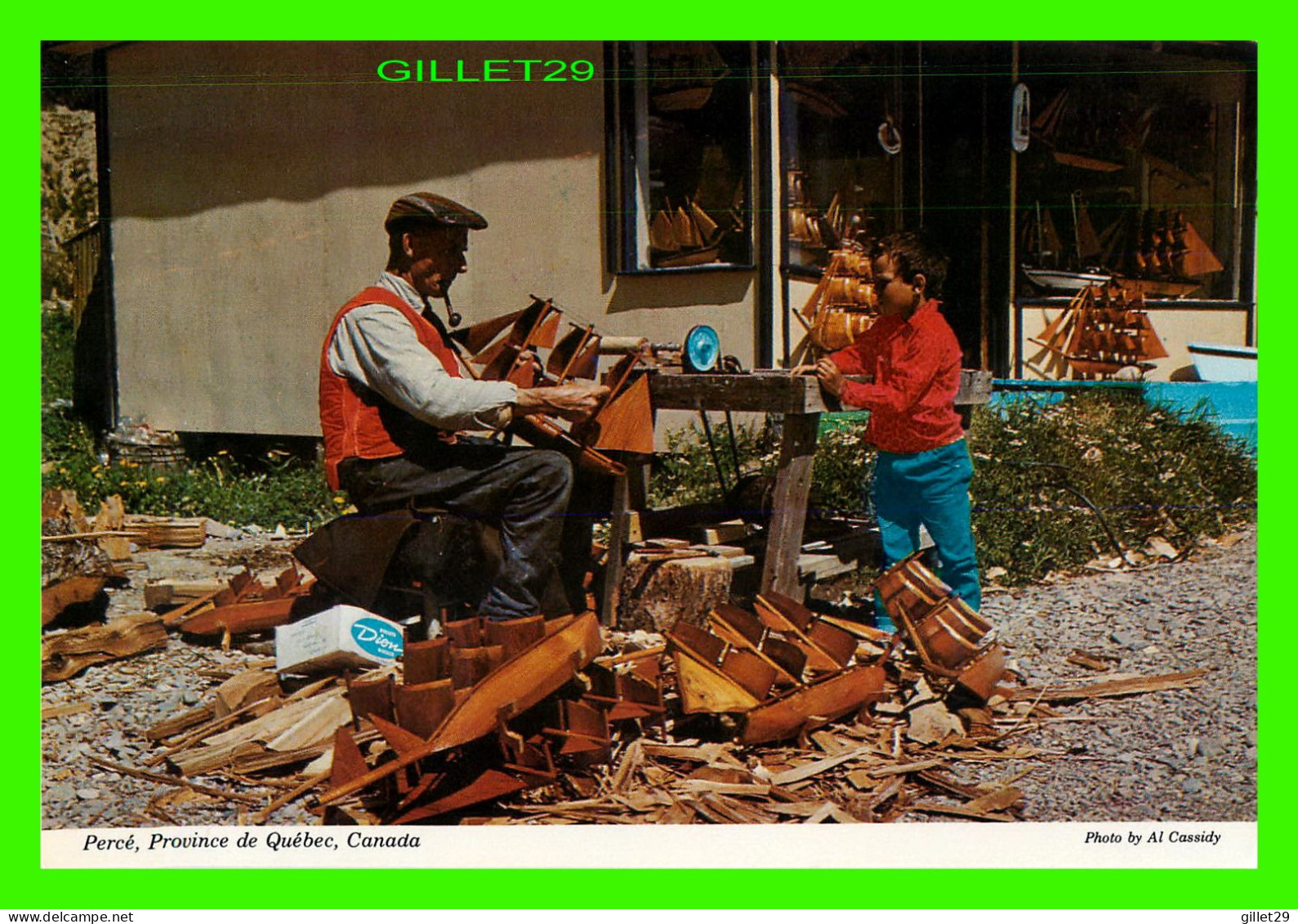 PERCÉ, QUEBEC - VIEUX CONSTRUCTEUR DE BATEAU DE PÊCHE - AL CASSIDY'S PHOTO STUDIO - CAVALIER - ALEX WILSON - - Percé