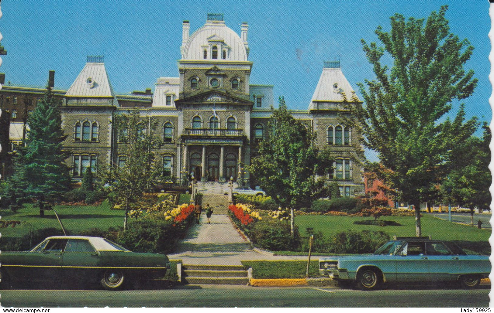 Palais De Justice, The Court House, Sherbrooke Québec Canada. Vintage,Allée Fleurs De Chaque Coté  Escalier Colonnes, - Sherbrooke