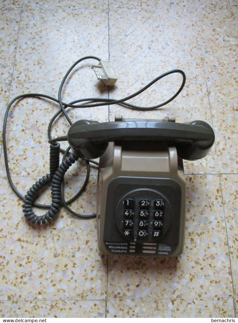 Ancien Téléphone Fixe à Touches - Téléphonie