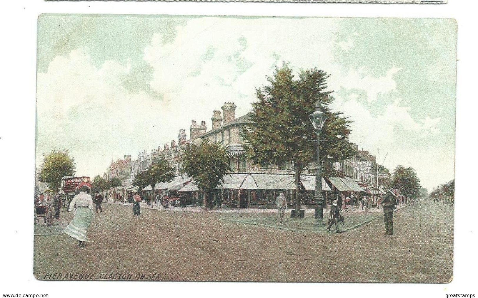 Essex Postcard Clacton - On - Sea  Pier Avenue. Unused - Clacton On Sea