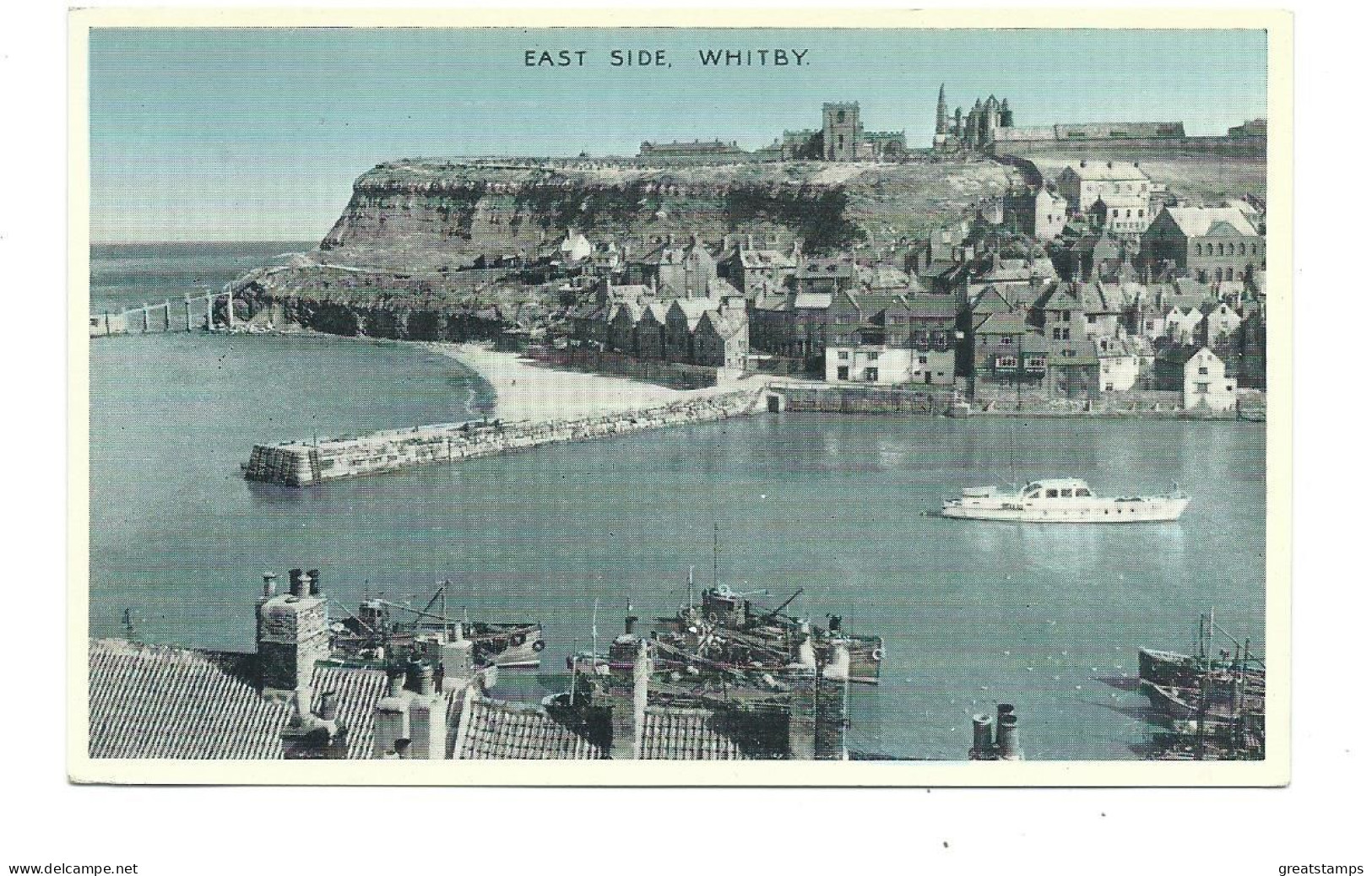 Yorkshire  Postcard   Whitby East Side Unused - Whitby