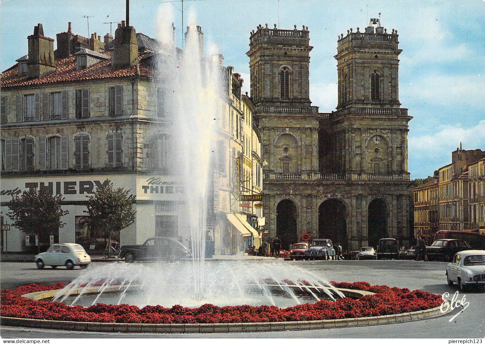 32 - Auch - Le Jet D'Eau De La Place De La Libération - Auch