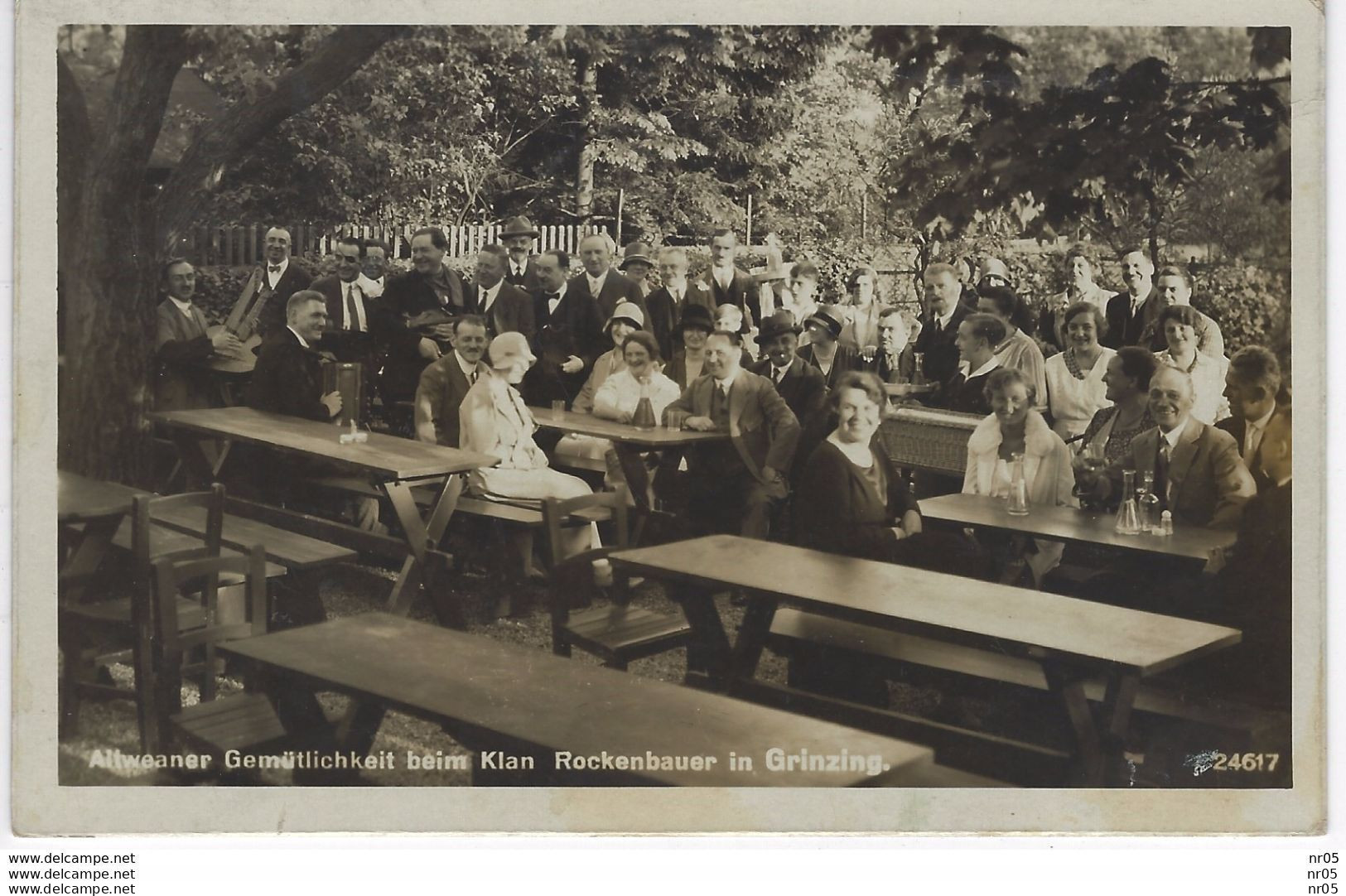 CARTE PHOTO  -  Allweaner Gemutlichkeit Beim Klan Rockenbauer In GRINZING ( 4 Timbres Au Verso ) 1932 Austria - Grinzing