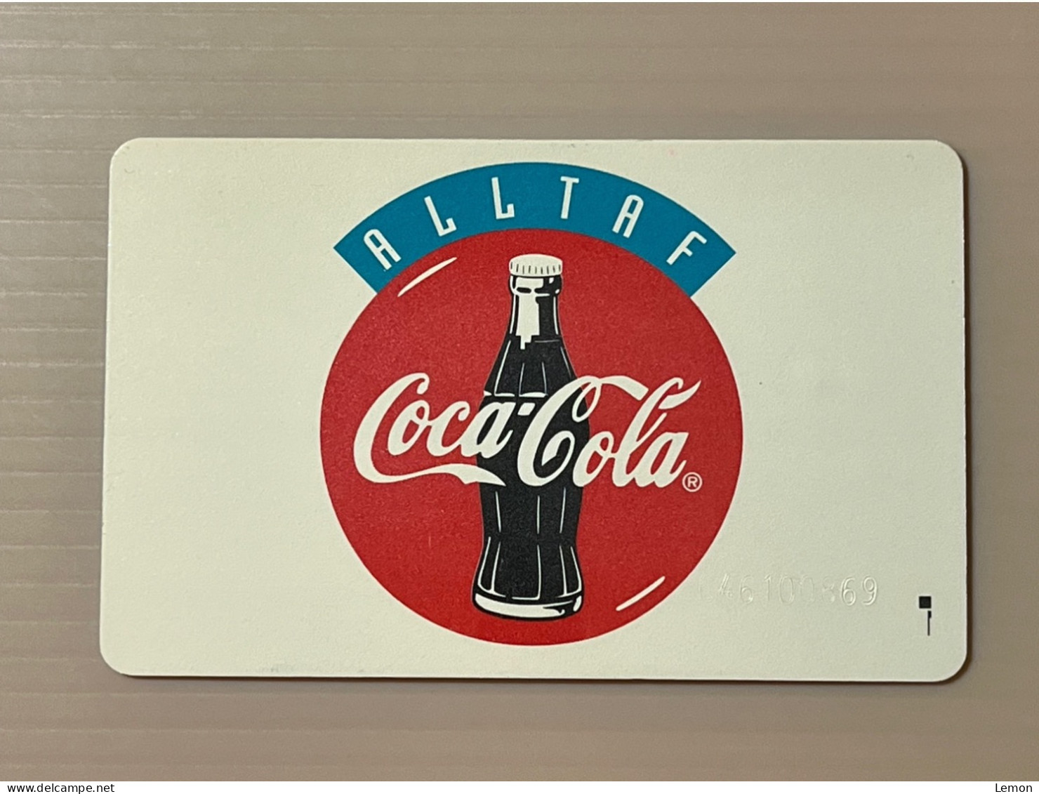 Mint ICELAND Chip Telecard Phonecard, Coca Cola, Macsea, Radiomidun Satellite 150 Skref (3000EX), Set Of 1 Mint Card - Islandia