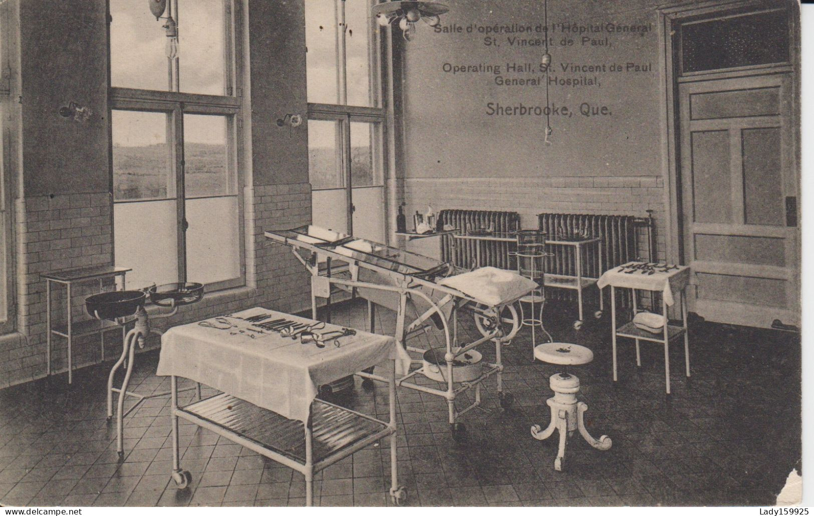 Salle D'Opération De L'Hopital St Vincent De Paul, Operating Hall Sherbrooke Québec Table Opération Instruments Chirurci - Sherbrooke