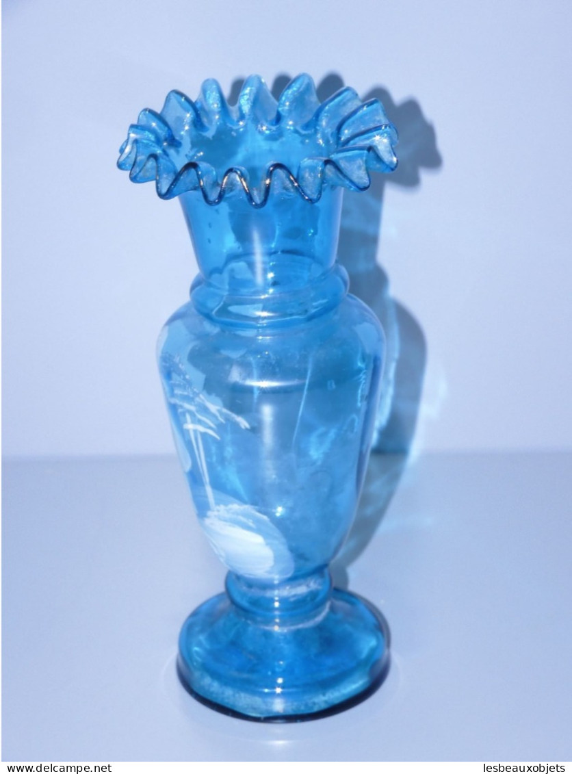 -VASE VERRE Bleu MARY GREGORY PETITE FILLE Au PARAPLUIE Haut Volanté Déco   E - Jarrones