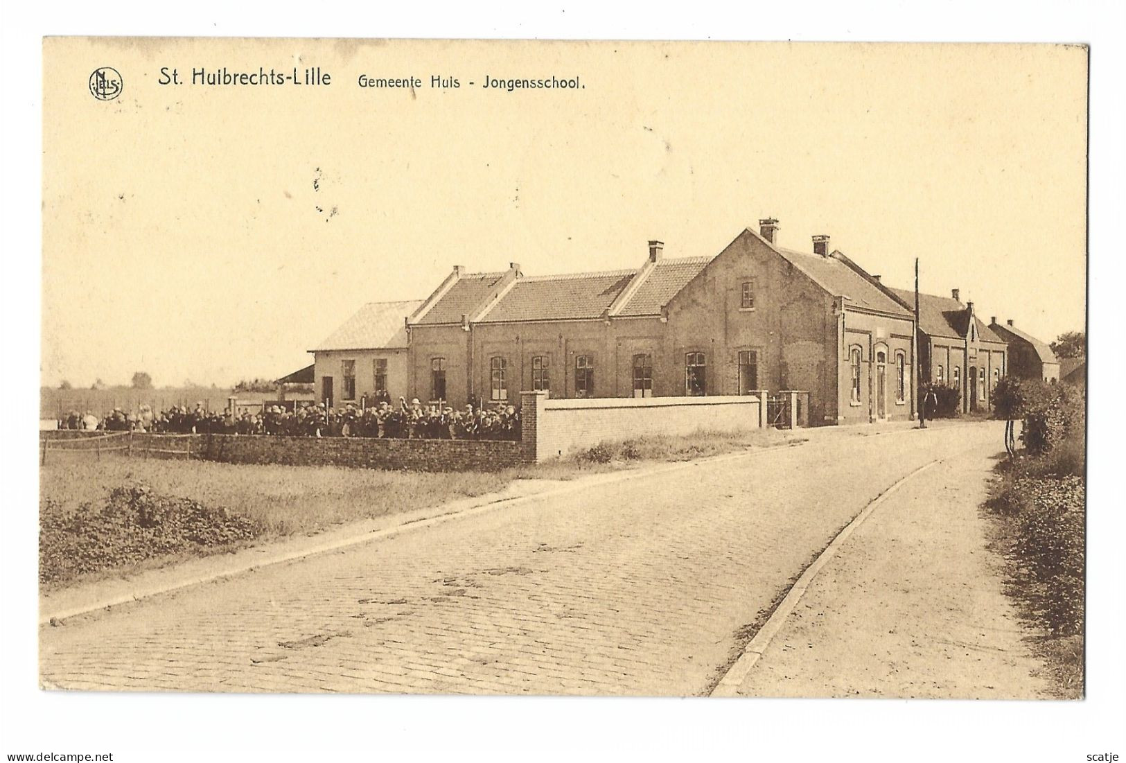 St. Huibrechts-Lille    -   Gemeente Huis  -   Jongensschool.  -   Prachtige Kaart Met Lijnstempel  1934  Naar   Berchem - Neerpelt