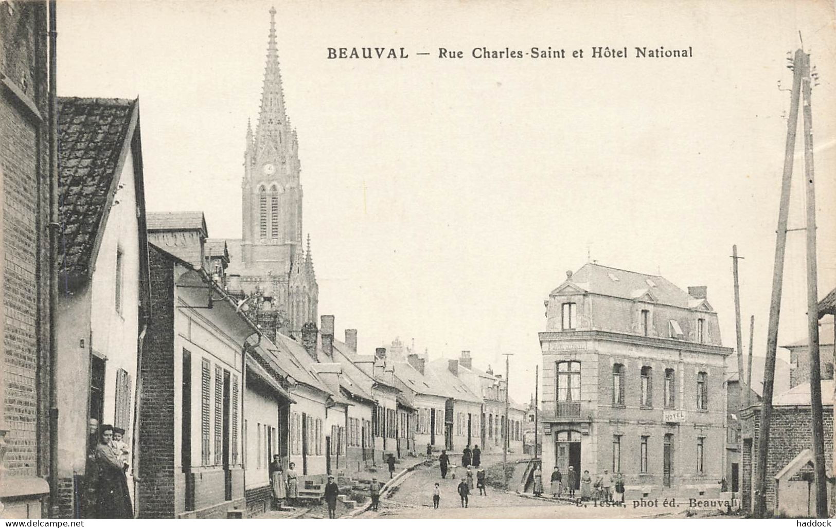 BEAUVAL : RUE CHARLES SAINT ET HOTEL NATIONAL - Beauval