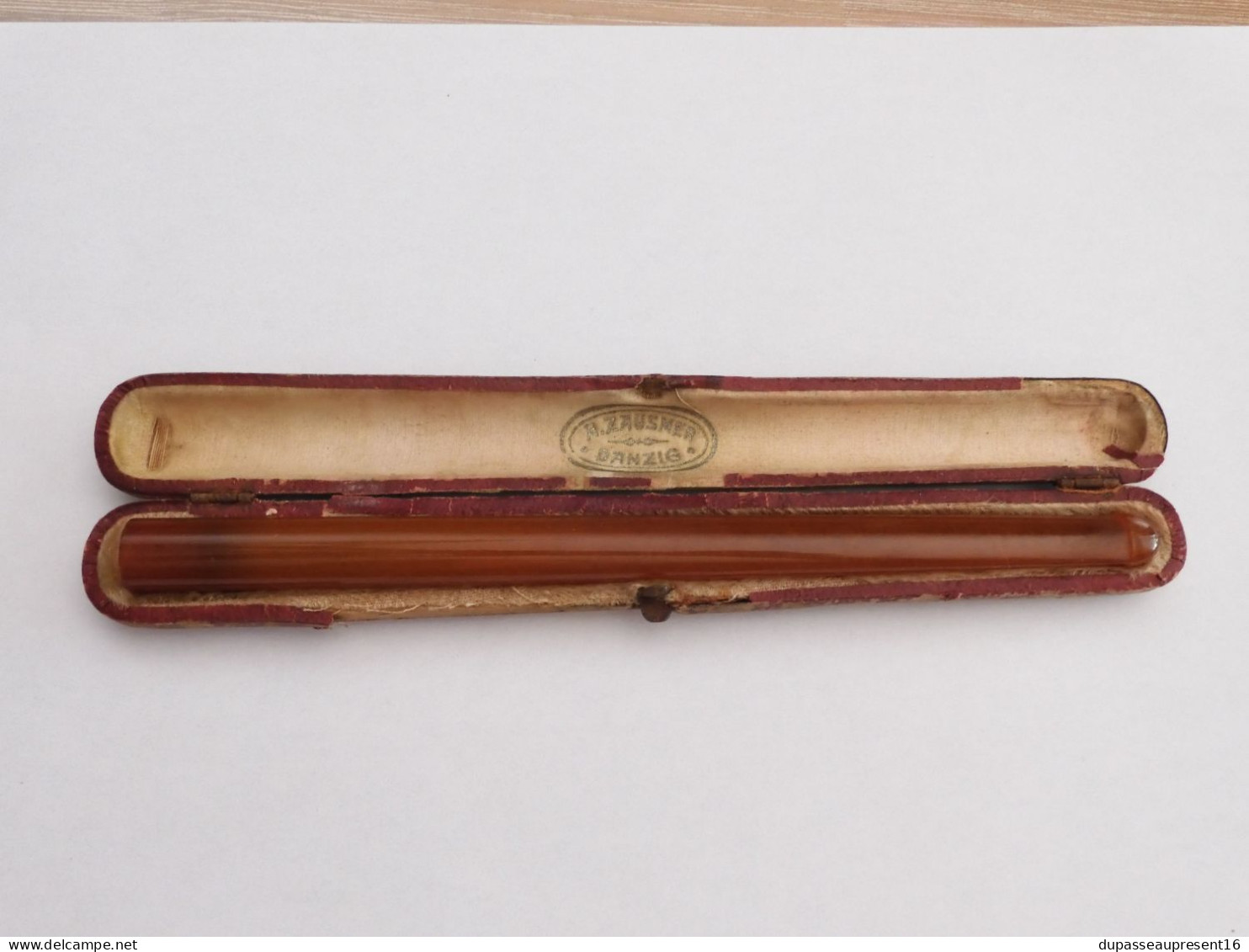 -RARE ANCIEN GRAND FUME CIGARETTE En AMBRE Dans Son étui A. ZAUSMER DANZIG    E - Cigarette Holders