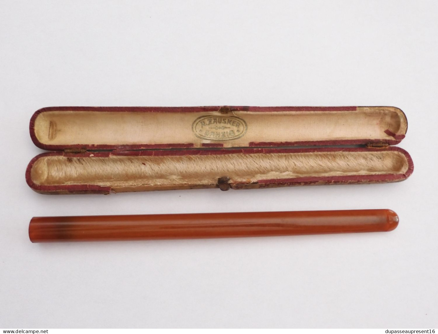 -RARE ANCIEN GRAND FUME CIGARETTE En AMBRE Dans Son étui A. ZAUSMER DANZIG    E - Cigarette Holders