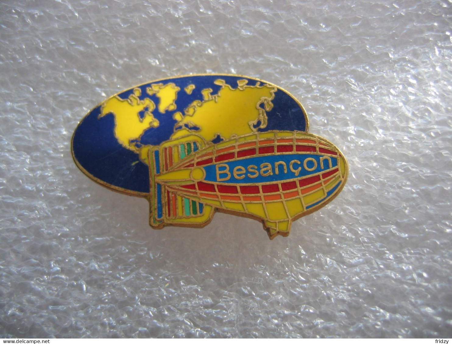 Pin's Ballon Dirrigeable BESANCON - Montgolfier