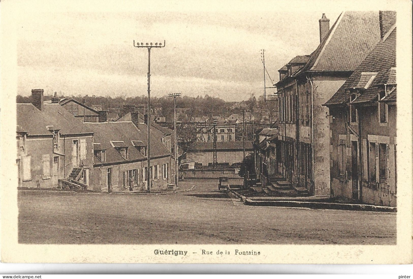 GUERIGNY - Rue De La Fontaine - Guerigny