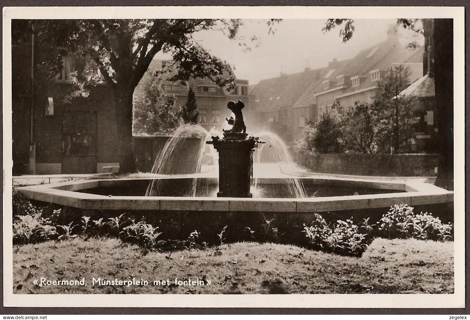 Roermond - Munsterplein Met Fontein - 1956 - Roermond