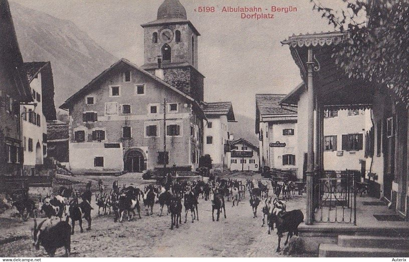 Suisse Grisons Bergun  Albulabahn Dorfplatz Ziege Chevre Goat - Bergün/Bravuogn