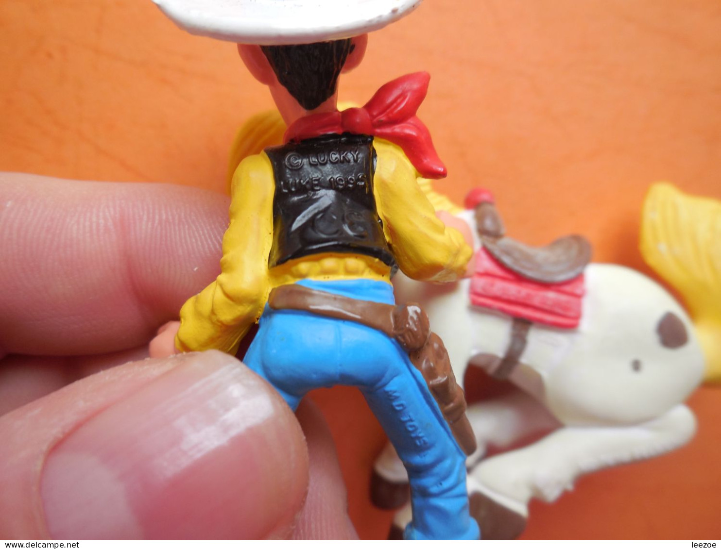 Objets Dérivés BD FIGURINE LUCKY LUKE ET JOLLY JUMPER....RARE.....(colonne2) - Figurines En Plastique