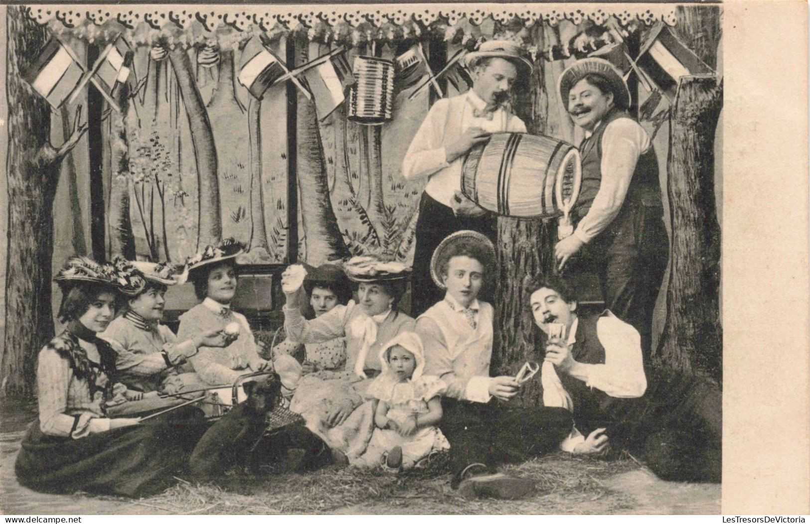 SPECTACLE - Une Troupe De Comédiens Sur Scène - Carte Postale Ancienne - Théâtre