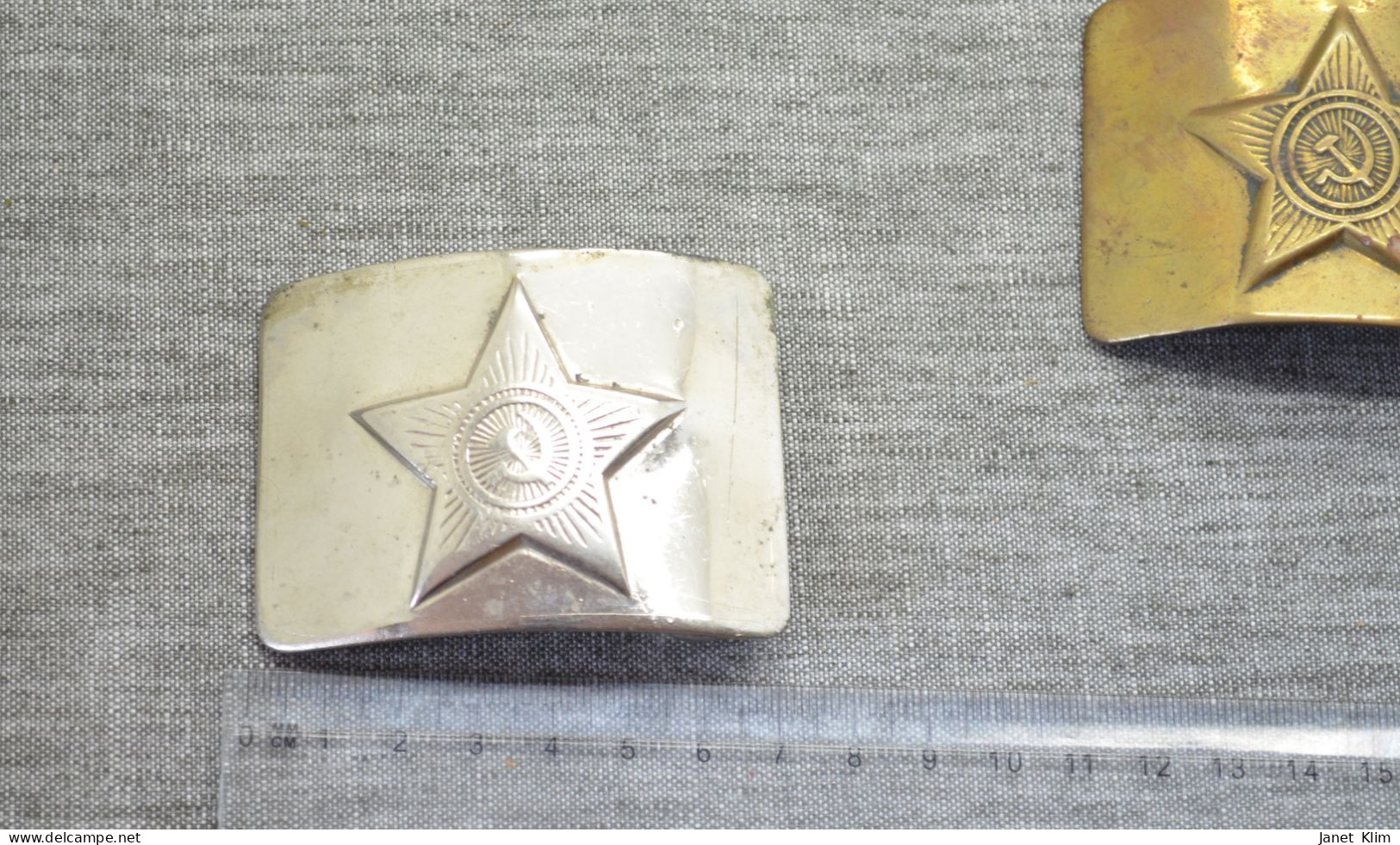 Vintage Two Buckles Of Soldiers Of The Ussr Army. One Personalized With A Signature - Uniformes