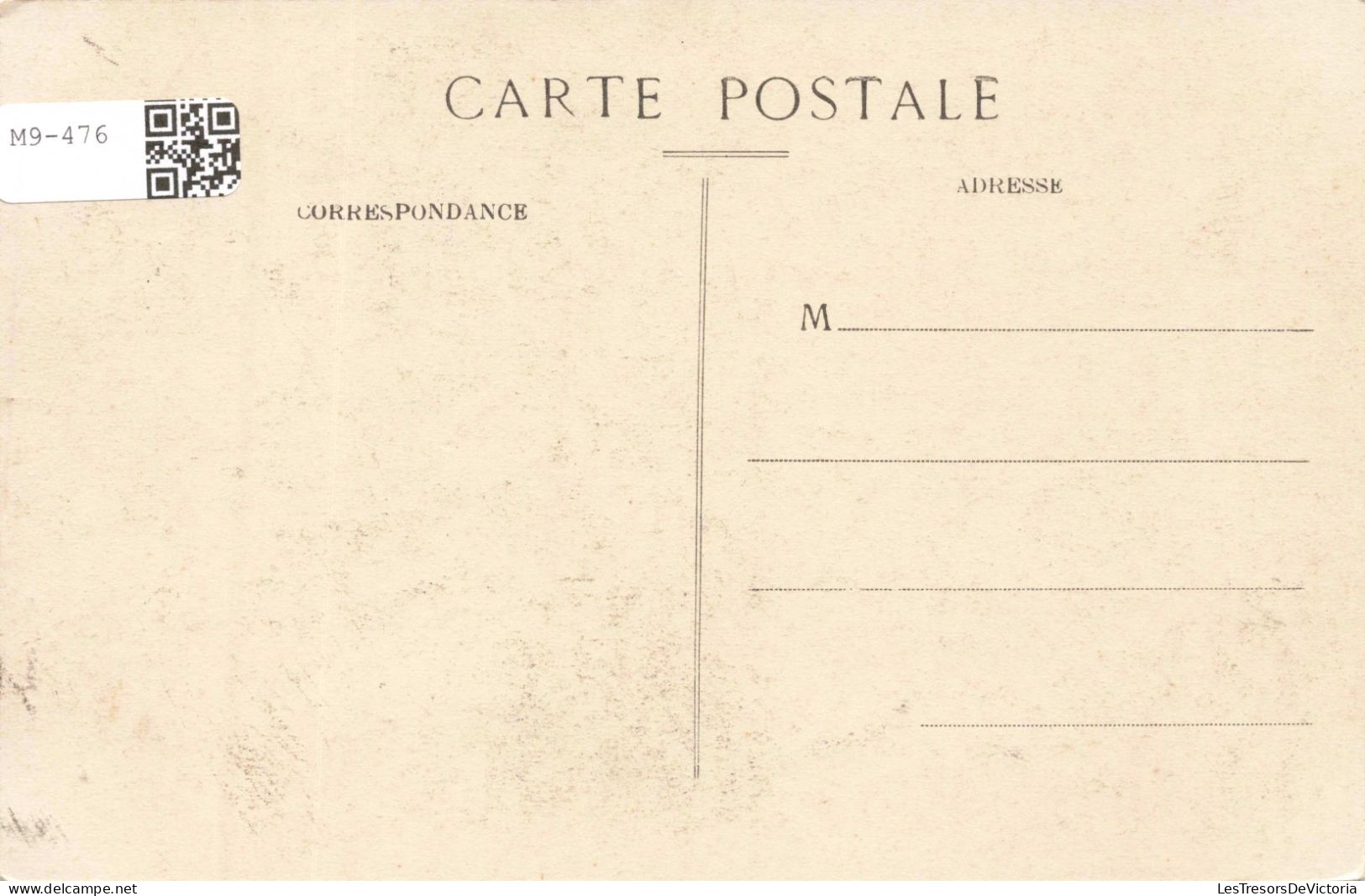 PHOTOGRAPHIE - Un Homme Tenant Une Bicyclette - Carte Postale Ancienne - Photographie