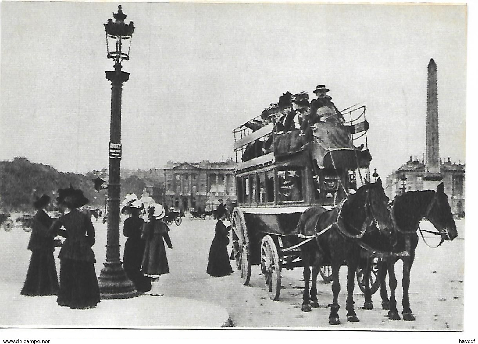 CPSM - Format 10,5 X 15 Cm - Editions F.NUGERON - PARIS- L'AN 1900 - 47 - L'Omnibus Place De La Concorde - Taxis & Huurvoertuigen