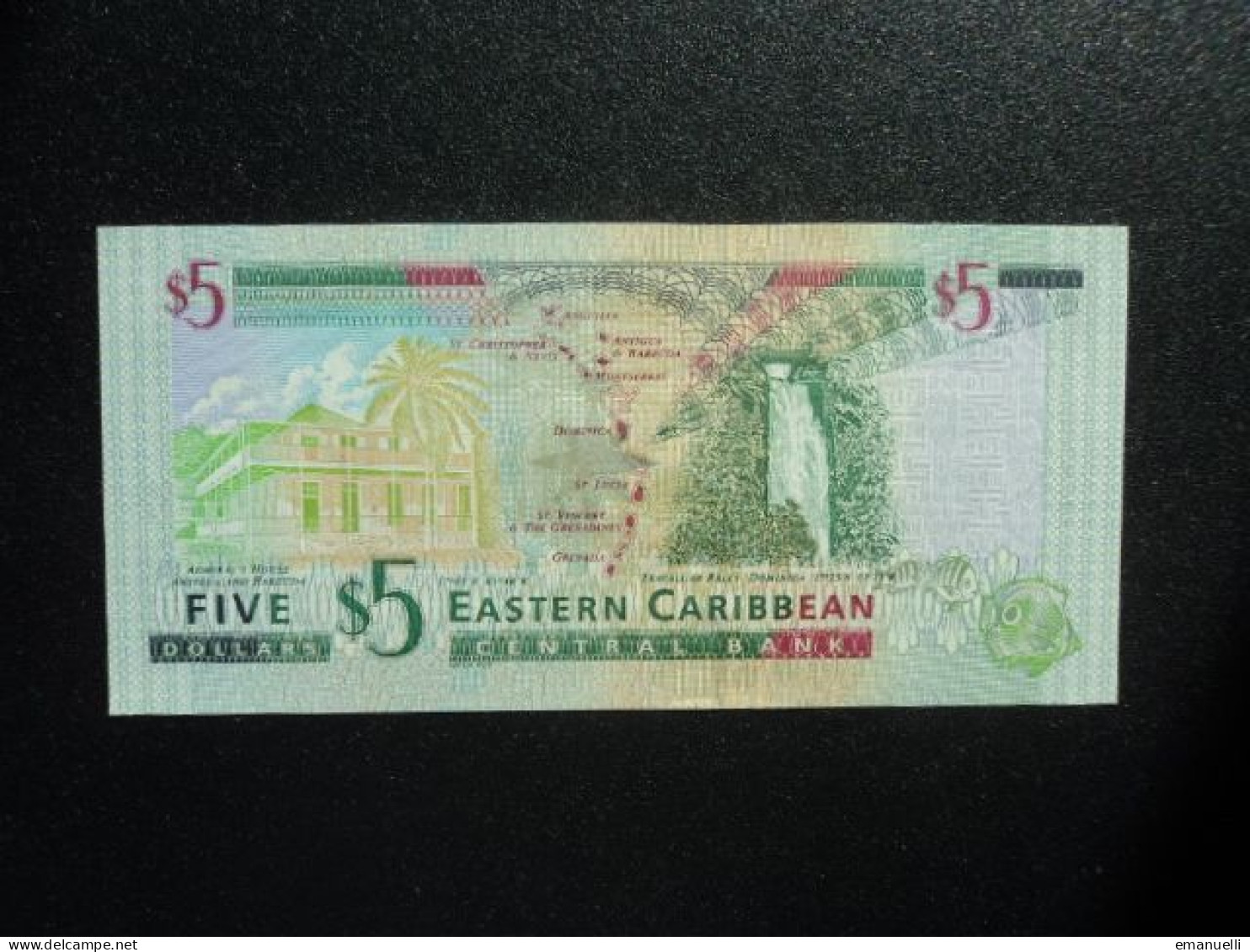 CARAIBES ORIENTALES : 5 DOLLARS  ND 2000  P 37m   NEUF - East Carribeans