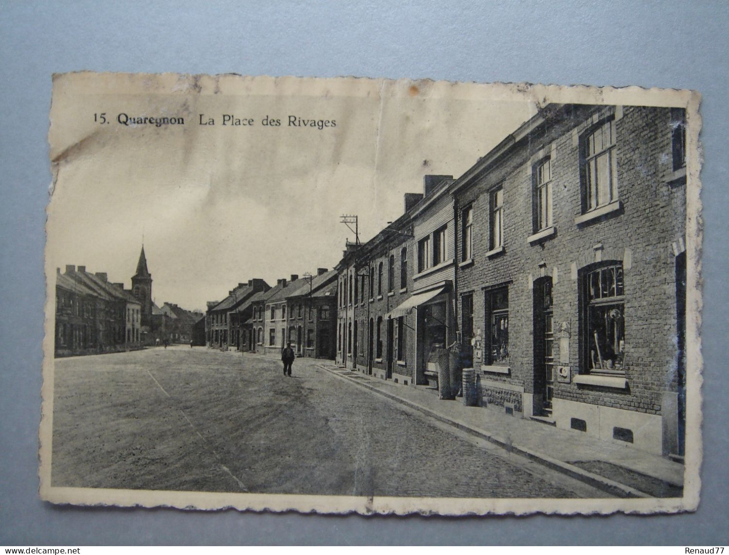 Quaregnon - La Place Des Rivages - Carte En Mauvaise état - Quaregnon