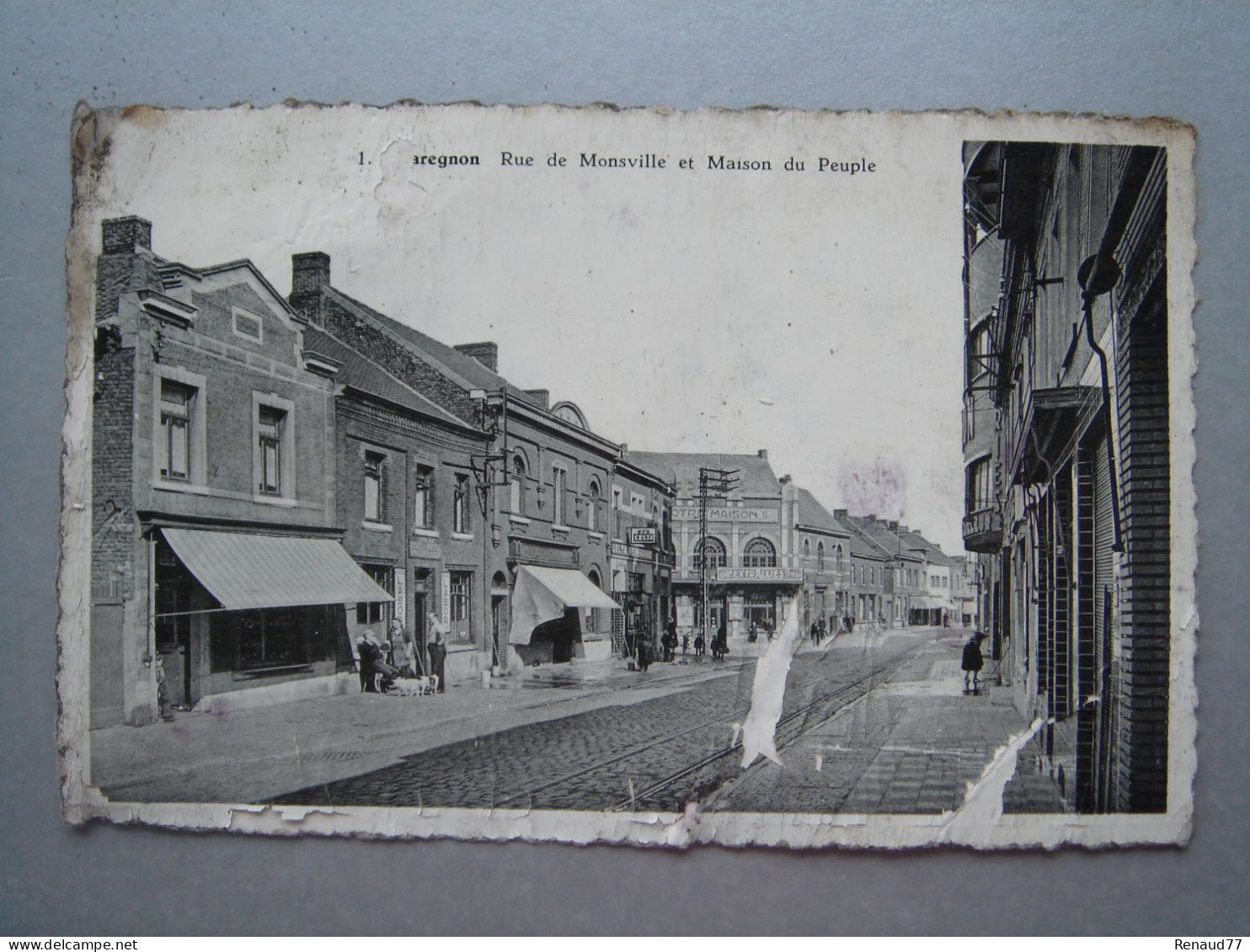 Quaregnon - Rue De Monsville Et Maison Du Peuple - Carte En Mauvaise état - Quaregnon