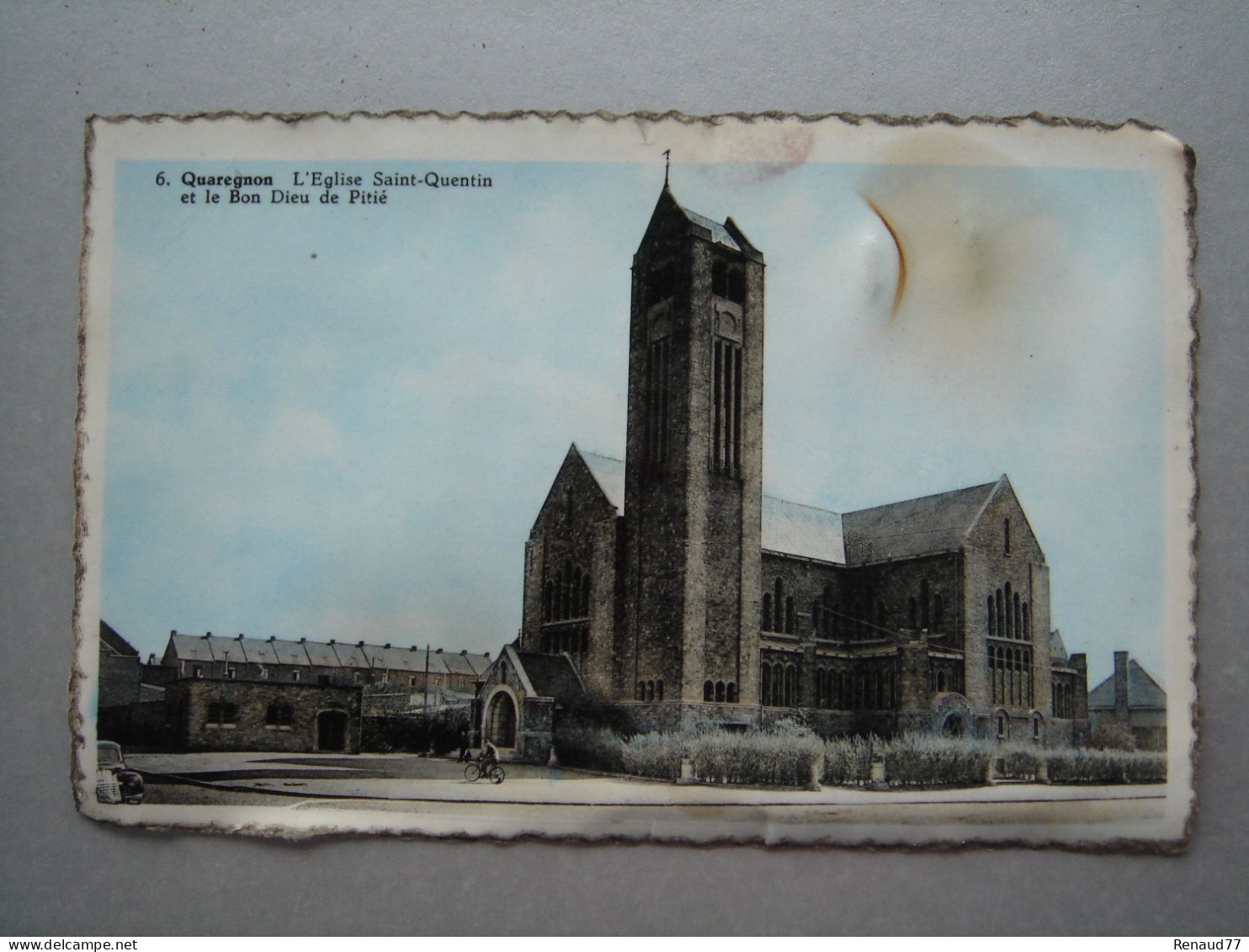 Quaregnon - L'Eglise Saint Quentin Et Le Bon Dieu De Pitié - Carte En Mauvaise état - Quaregnon