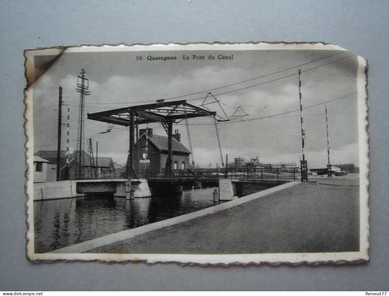 Quaregnon - Le Pont Du Canal - Carte En Mauvaise état - La Carte Ce Décolle - Quaregnon