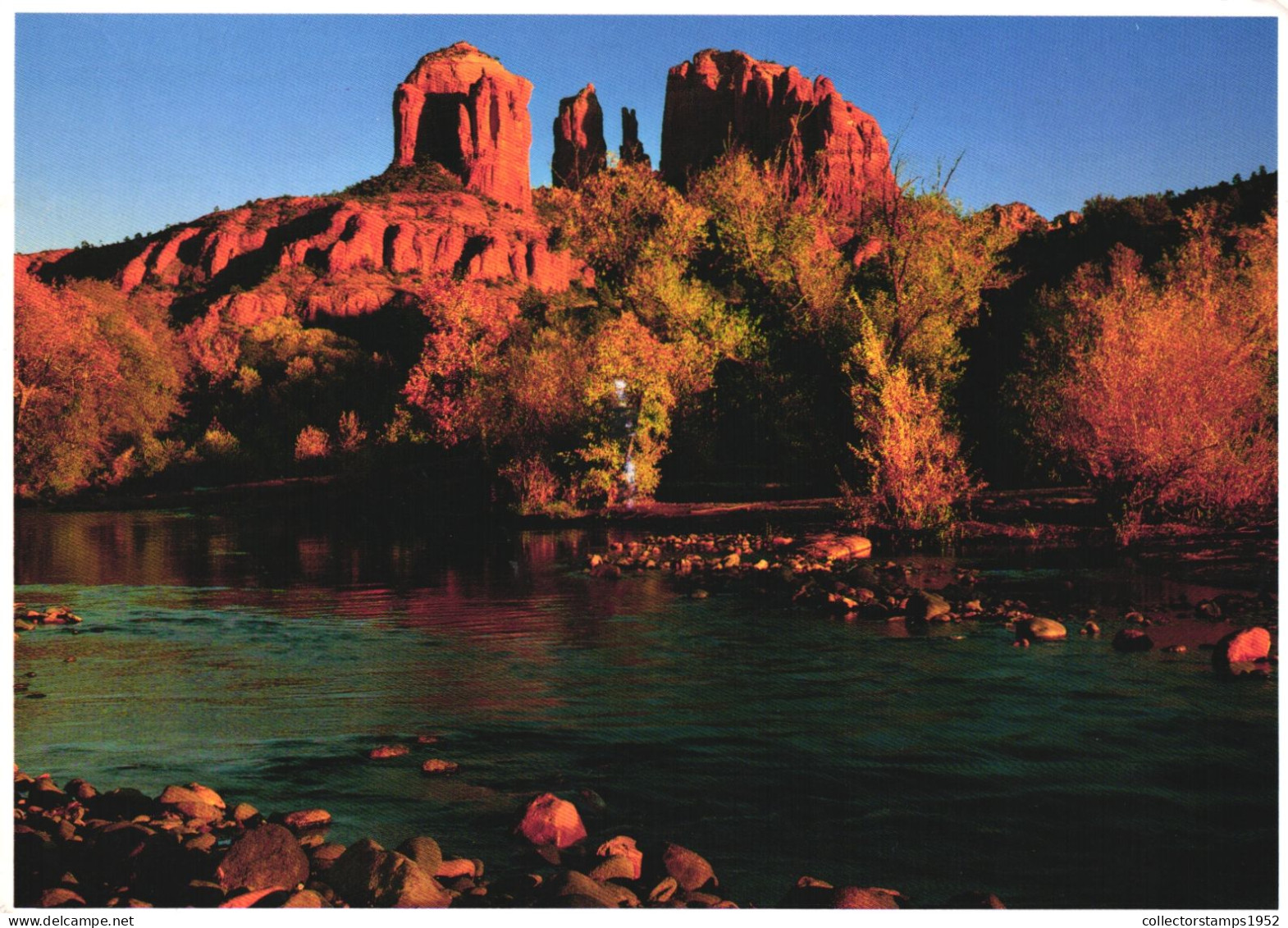 UNITED STATES, ARIZONA, SEDONA, RED ROCK CROSSING, MOUNTAINS, RIVER - Sedona