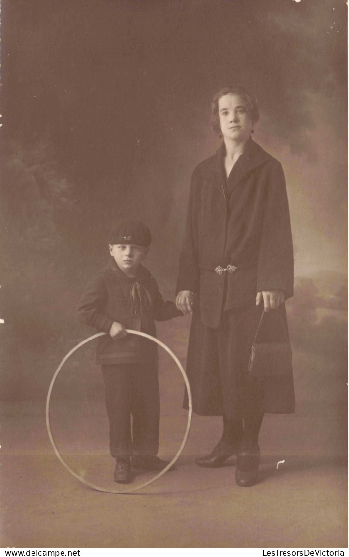 CARTE PHOTO - Une Mère Et Son Fils - Carte Postale Ancienne - Fotografie