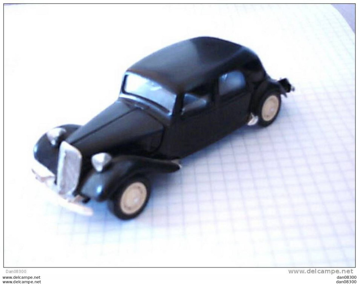 CITROEN 15 CV 1939 TRACTION VOITURE MARQUE SOLIDO COLLECTION HACHETTE AU 1/43 Eme NEUVE DANS SA BOITE - Solido