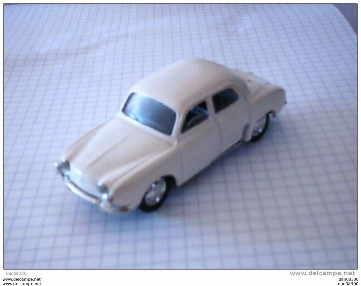 RENAULT DAUPHINE 1962 VOITURE MARQUE SOLIDO COLLECTION HACHETTE AU 1/43 Eme NEUVE DANS SA BOITE - Solido