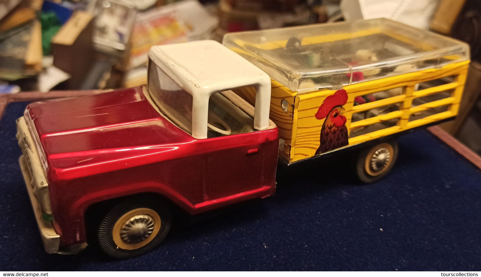 RARE 1960's A FRICTION MF 985 CHEVROLET FARM FOWLS TRANSPORTER TRUCK TIN TOY WORKS Jouet En Fer Blanc CHINA 205 Mm - Collectors & Unusuals - All Brands