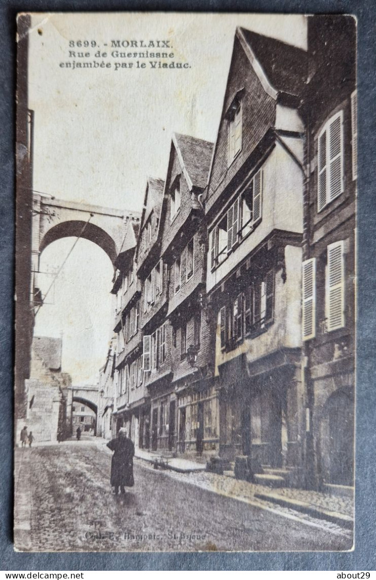 CPA 29 MORLAIX - Rare - Rue De Guernisane Enjambée Par Le Viaduc - Edit. Hamonic 8699 - Réf. S 253 - Morlaix