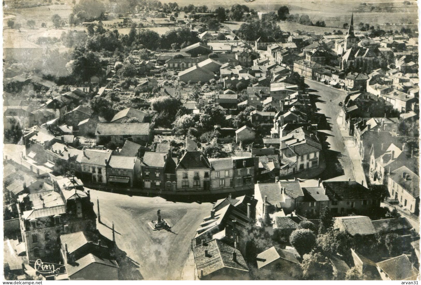 REVIGNY  - VUE AERIENNE - LE CENTRE De La VILLE En 1956 - - Revigny Sur Ornain