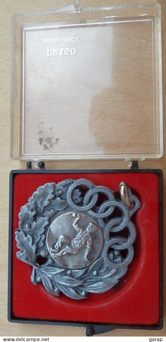 D3-485 Médaille Centrale Probable En Ag Signée Drago (pétanque) Le Pourtour Est Dans Un Autre Métal Gris - Petanca