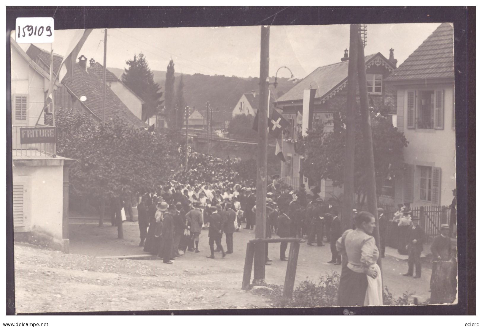 BONCOURT - CARTE-PHOTO - FETE AU VILLAGE - NON CIRCULEE - B ( LEGER PLI EN HAUT ) - Boncourt