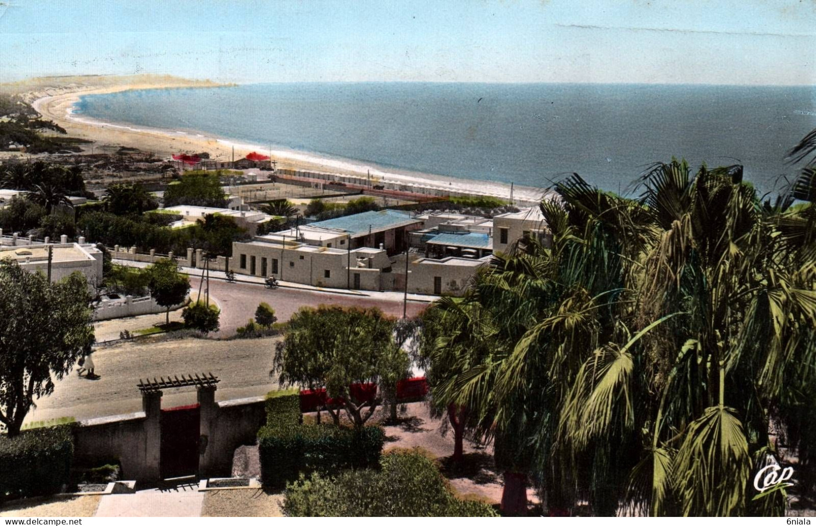 19632  AGADIR  Vue Sur La Baie Et La Plage   ( 2 Scans)  MAROC - Agadir