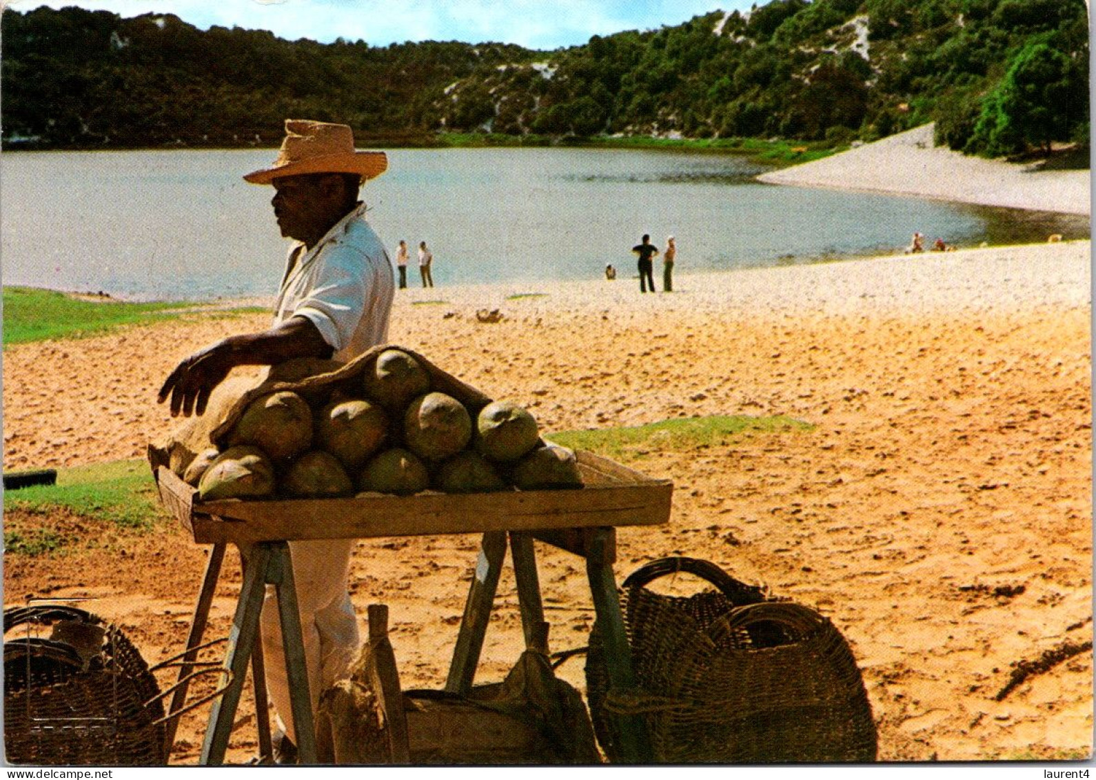 20-9-2023 (1 U 36) Brazil - Abaeté Lagoon - Seller On Beach - Mercanti