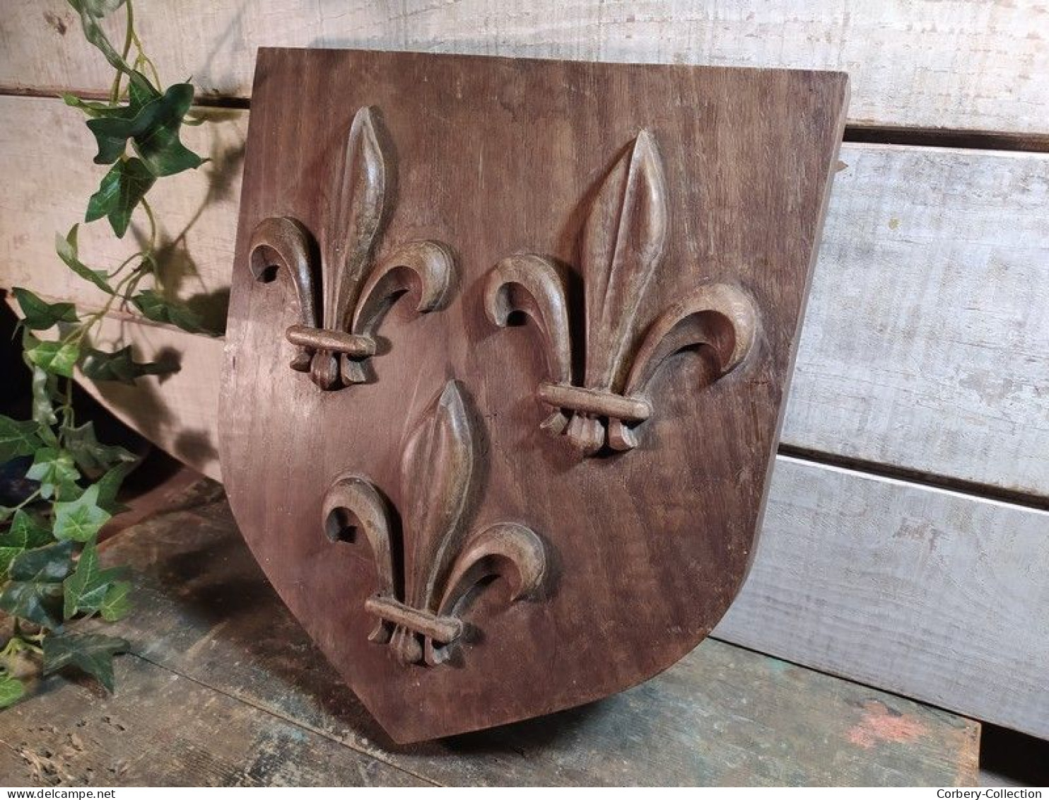 Ancien Blason Fleurs De Lys Bois Sculpté. - Bois