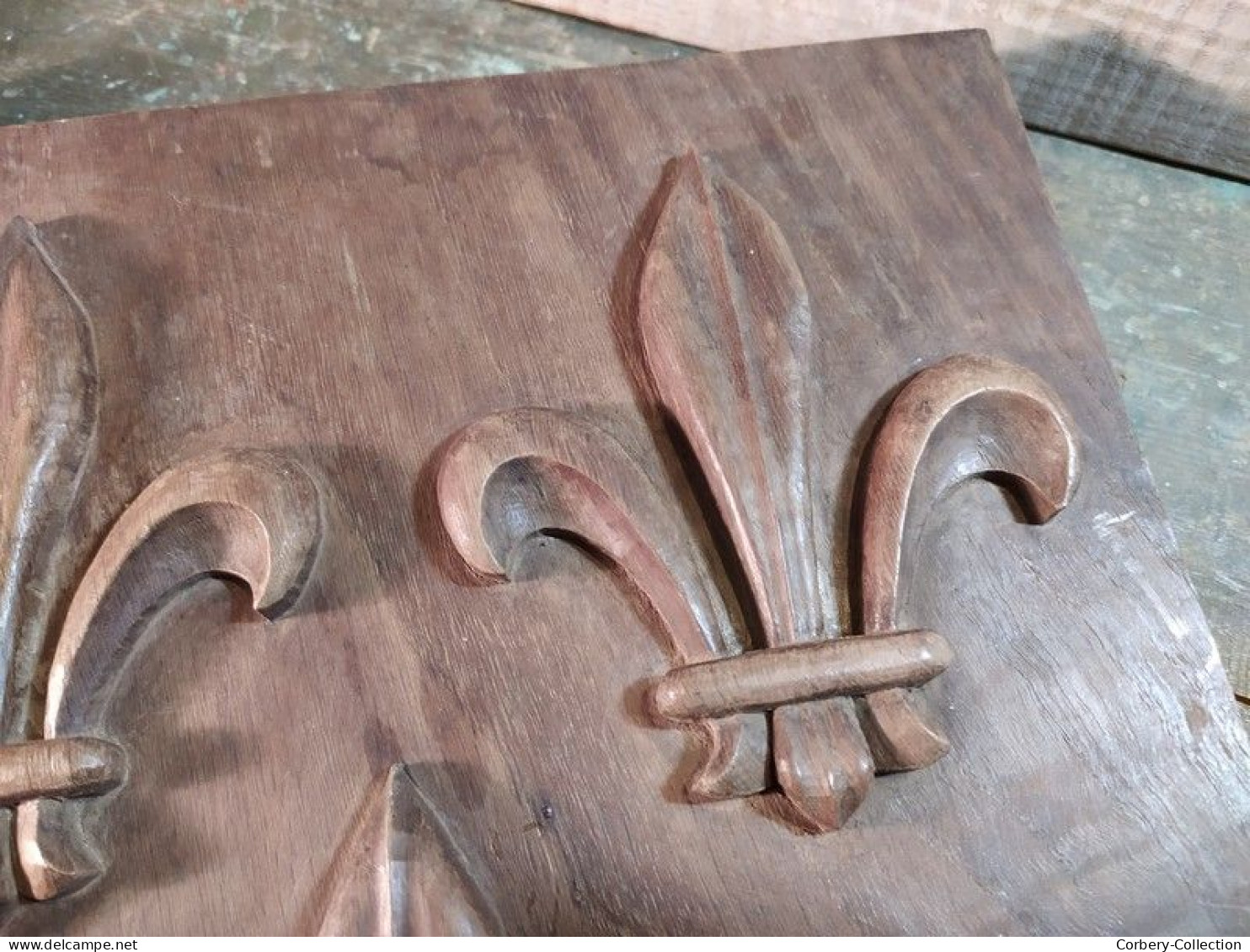 Ancien Blason Fleurs de Lys Bois Sculpté.