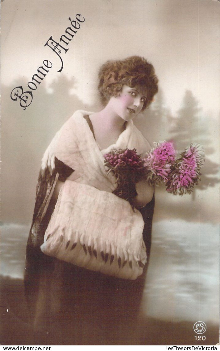 FETE - Bonne Année - Fantaisie - Femme Avec Un Manchon En Fourrure - Carte Postale Ancienne - New Year